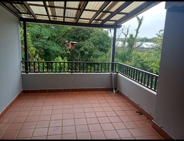 2 BEDROOM APARTMENT FOR SALE IN SHEFFIELD BEACH